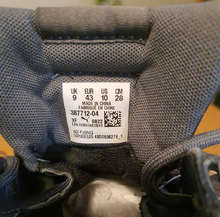 Puma Men's Boots Size 9 Mint Condition (Rarely Available) Navy Upper/Black Sole/White Mid Sole