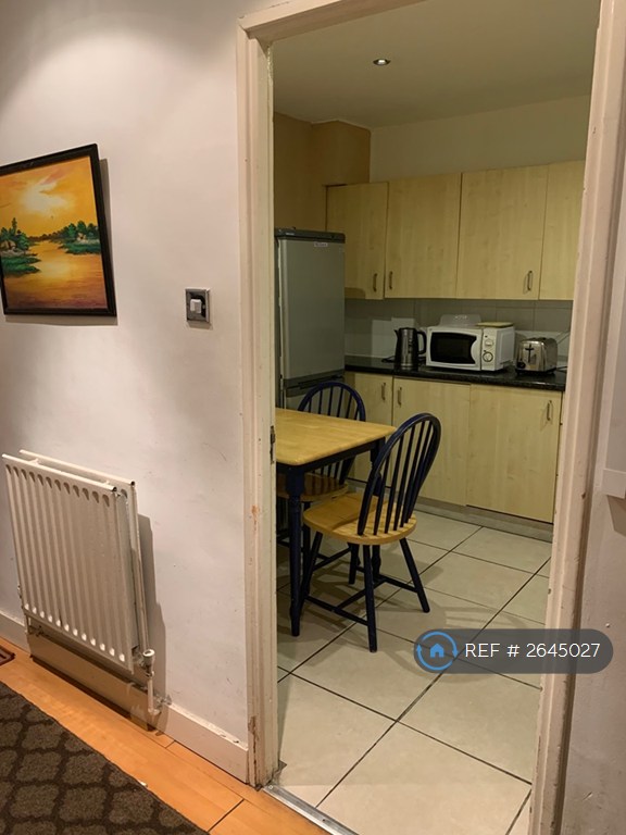 1 bedroom in Treby Street, London, E3 (#2645027)