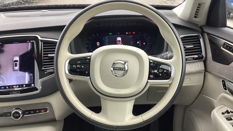 2022 Volvo XC90 Plus Dark B5 (235 hp) ESTATE Diesel/Electric Hybrid Automatic