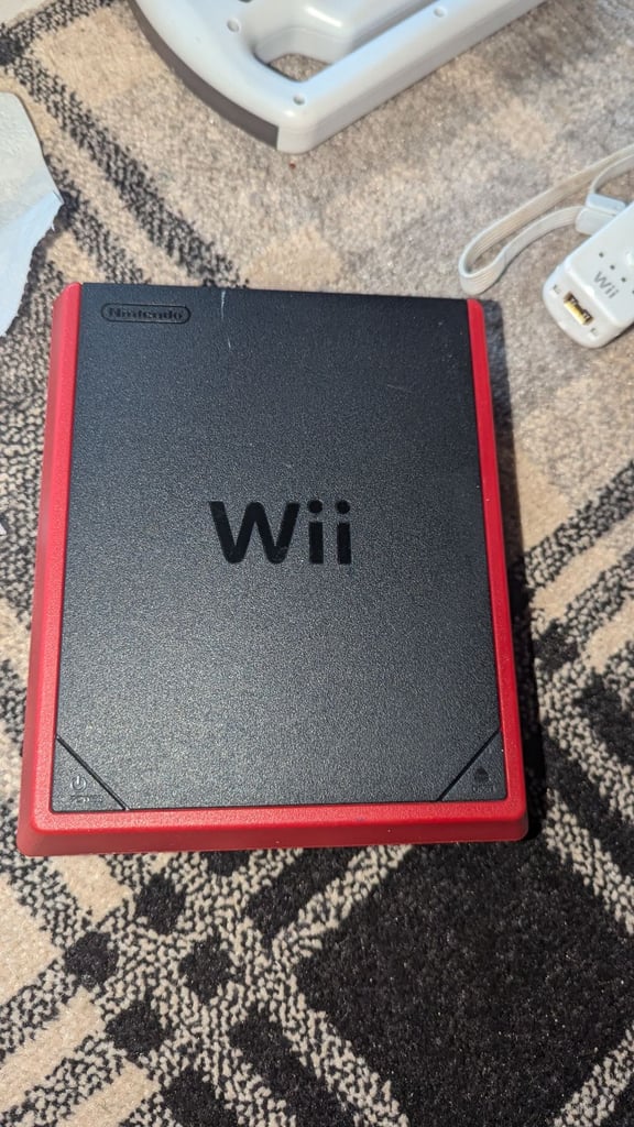 Nintendo Wii Mini Bundle with 7 games