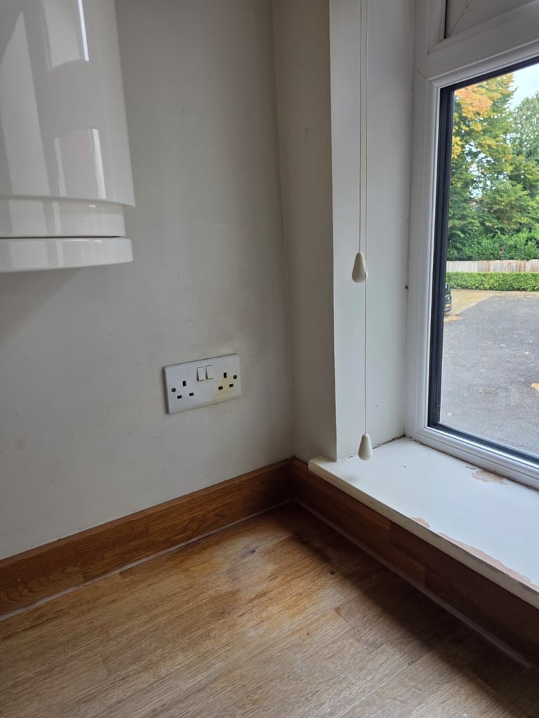 2 bed flat woodley court Hp7 