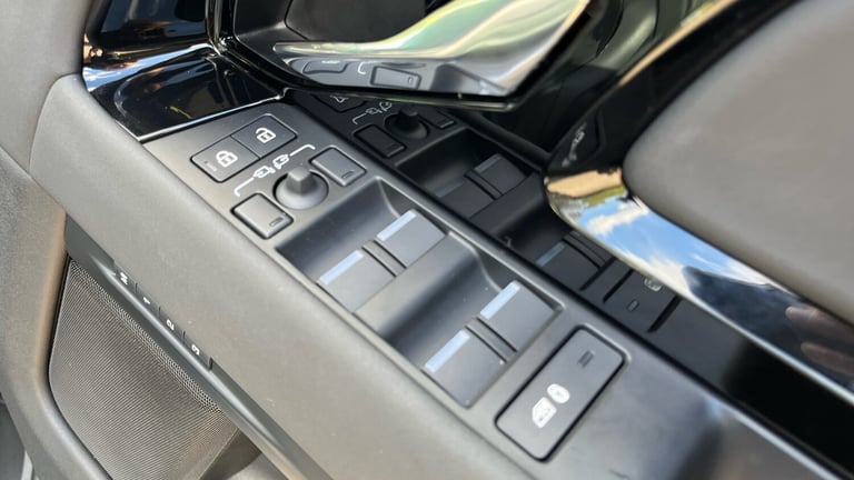 2025 Land Rover Range Rover Evoque 2.0 D200 Dynamic SE 5dr Auto Diesel Hatchback Hatchback Diesel...
