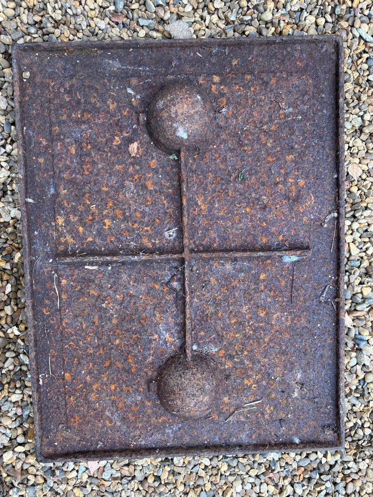 Manhole cover/inspection chamber
