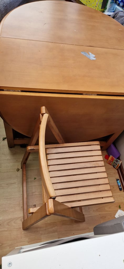 Dining table & chairs