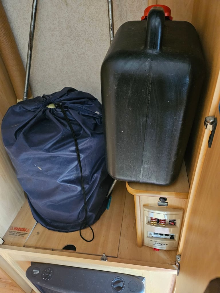 Sterling Eccles Elite Searcher Touring Caravan – For Sale