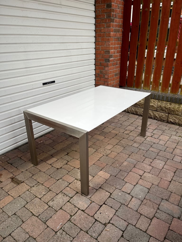 White High Gloss and Chrome Extendable Dining Table