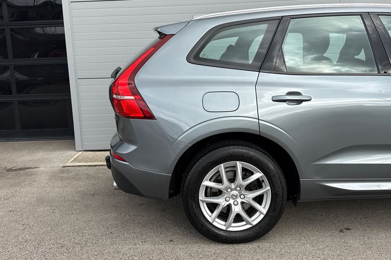2019 Volvo XC60 2.0 B4 MHEV Momentum Auto AWD Euro 6 (s/s) 5dr SUV DIESEL Automatic
