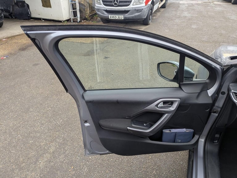 2016 Peugeot 2008 1.6 BlueHDi Active Euro 6 5dr HATCHBACK Diesel Manual