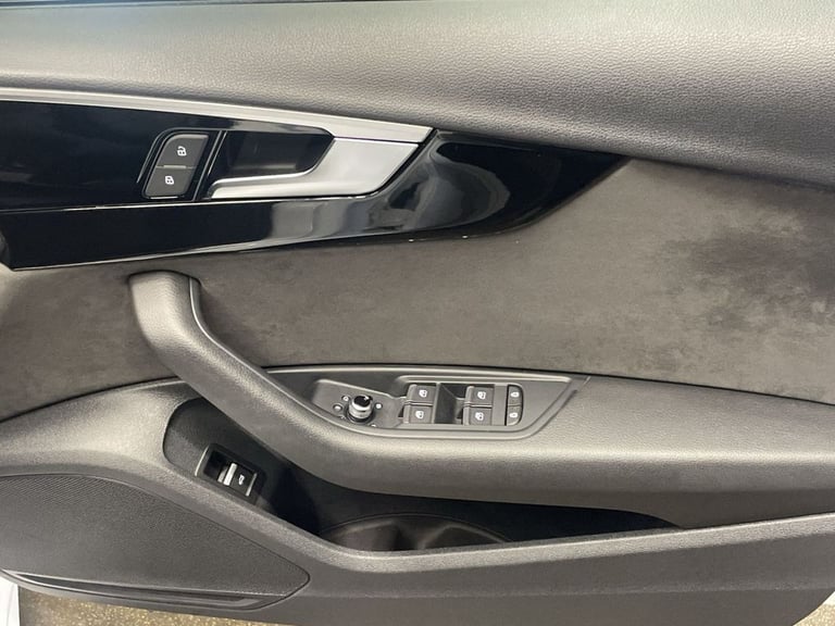 2020 70 AUDI A4 AVANT 2.0 TFSI 35 BLACK EDITION ESTATE 5DR PETROL S TRONIC EURO 