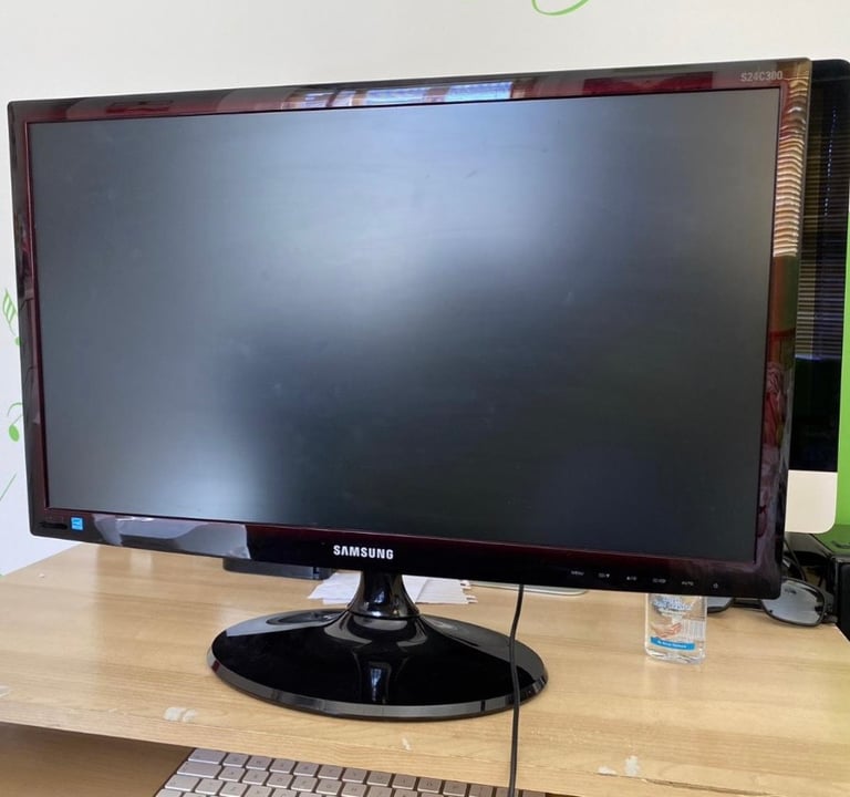 Monitor Slim 24inch Samsung Widescreen Led,HDMI,VGA,Excellent cond