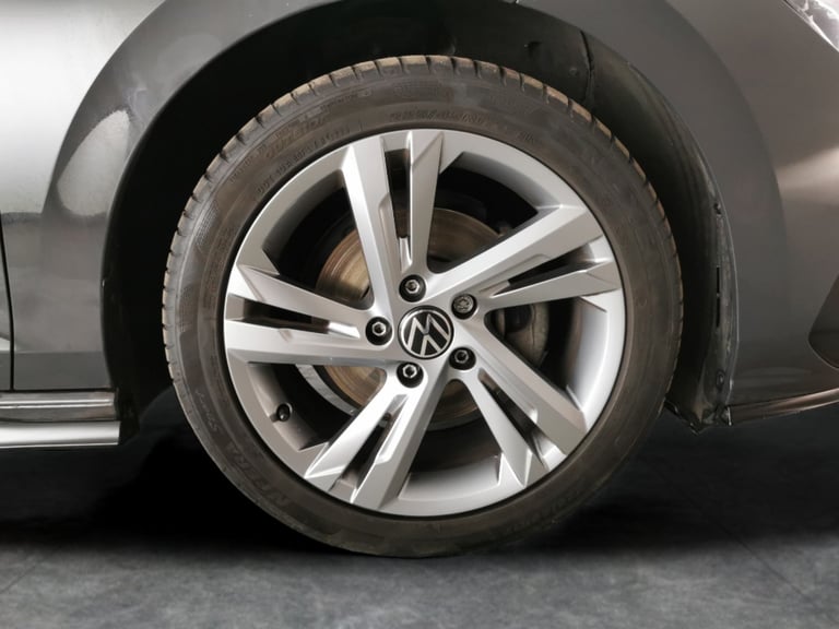 2023 Volkswagen Golf 1.5 TSI R-Line Hatchback 5dr Petrol Manual Euro 6 (s/s) (130 ps) - LED - HE ...