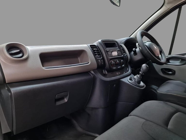 Renault Trafic Vauxhall Vivaro WAV Wheelchair Access Vehicle L1H1 2016 No VAT