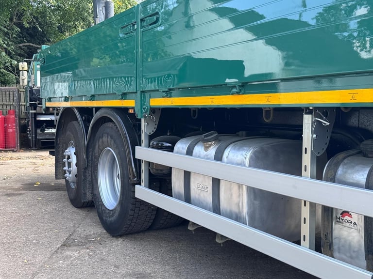 2014 DAF CF 75.330 D/S WITH HMF 1430 CRANE 