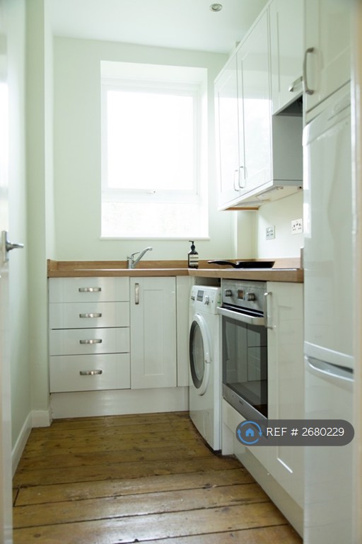 1 bedroom flat in Anerley Park, London, SE20 (1 bed) (#2680229)