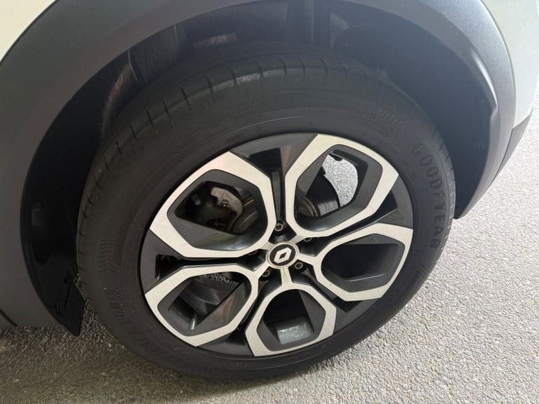 2022 Renault Captur 1.6 E-TECH 9.8kWh SE Edition SUV 5dr Petrol Plug-in Hybrid Auto Euro 6 (s/s H...