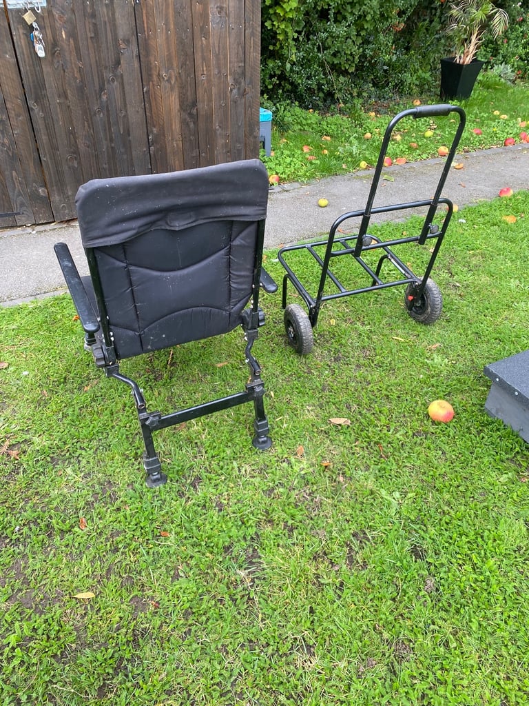 image for Job lot of fishing tackle 