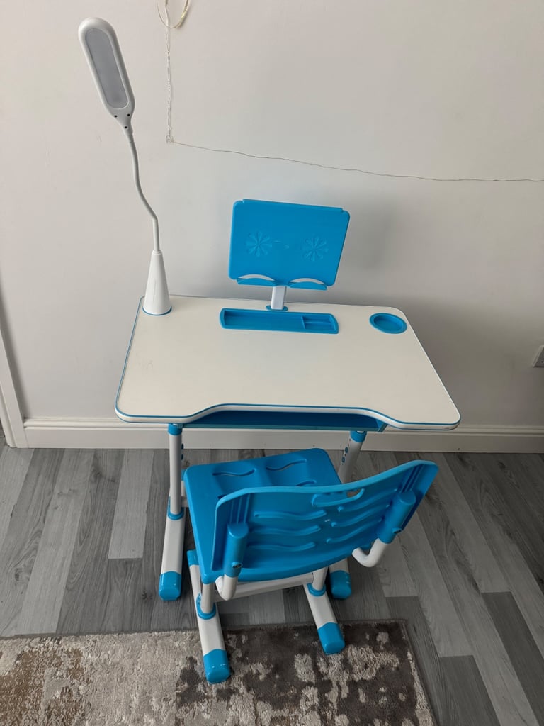 Desk and chair 