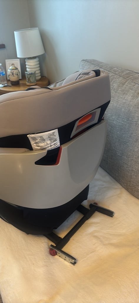 Cybex child’s car seat rrp £178 in vgc £60