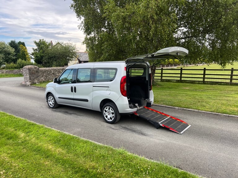 FIAT DOBLO MAXI 1.6 MULTIJET 105PS ACTIVE WHEELCHAIR VEHICLE 16 REG 17,700 MILES