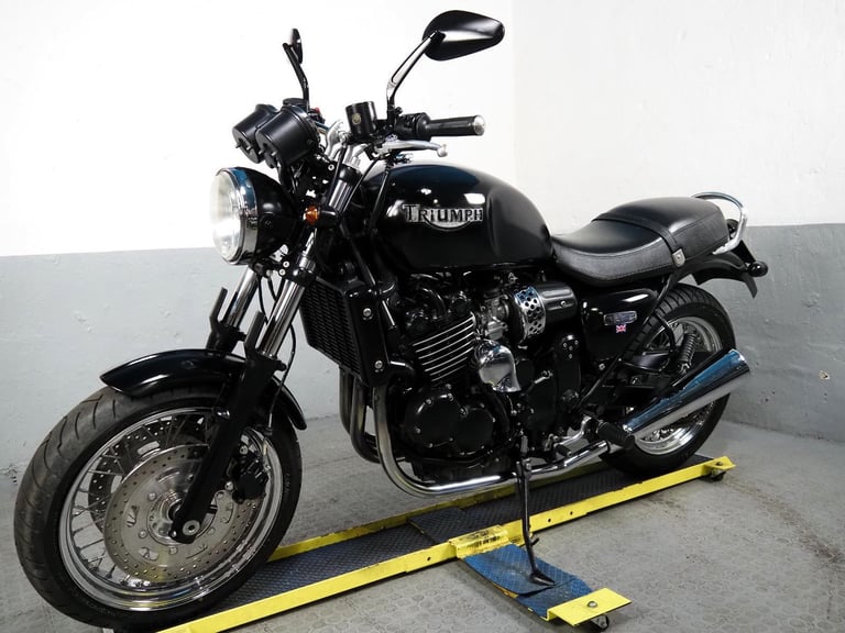 Triumph Thunderbird Sport 900 triple ,fantastic classic naked roadster 