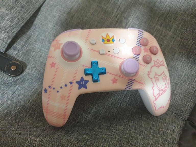 Princess peach wireless nintendo switch controller (brand new)