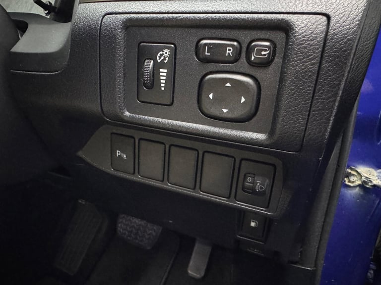 2013 Lexus CT 1.8 200h Luxury CVT Euro 5 (s/s) 5dr HATCHBACK Petrol/Electric Hybrid Automatic