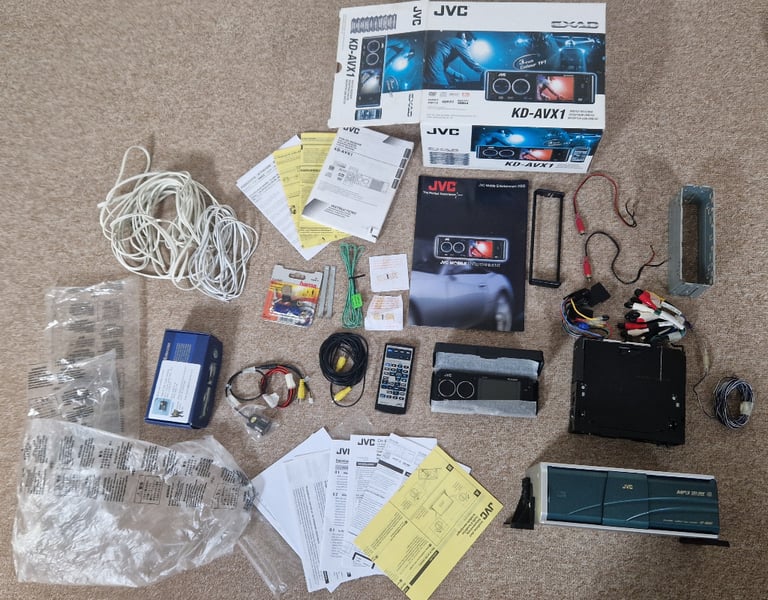 JVC KD-AVX1 DVD video Headunit, instructions, box, reverse camera / accessories and CD changer