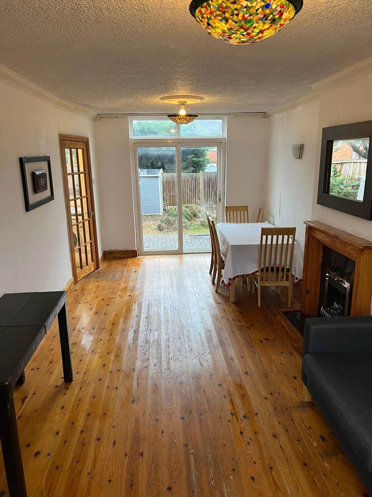 3 Bed Terraced, Cheylesmore CV3 — Walk to Uni & Station — Furnishing Flexible — £1,250 pcm