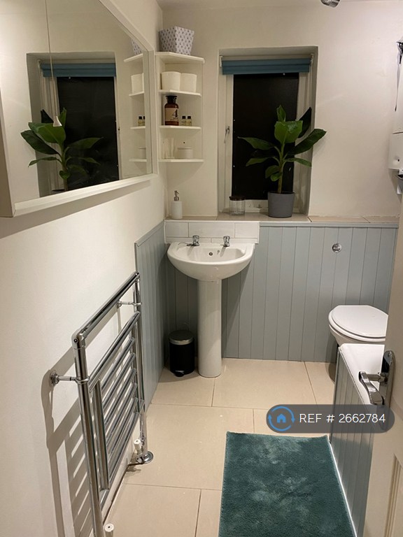 1 bedroom in St. Annes Terrace, Cheltenham, GL52 (#2662784)