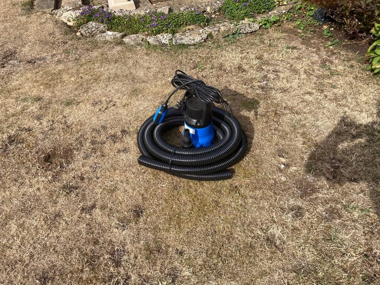 image for Submersible Pump and Hose