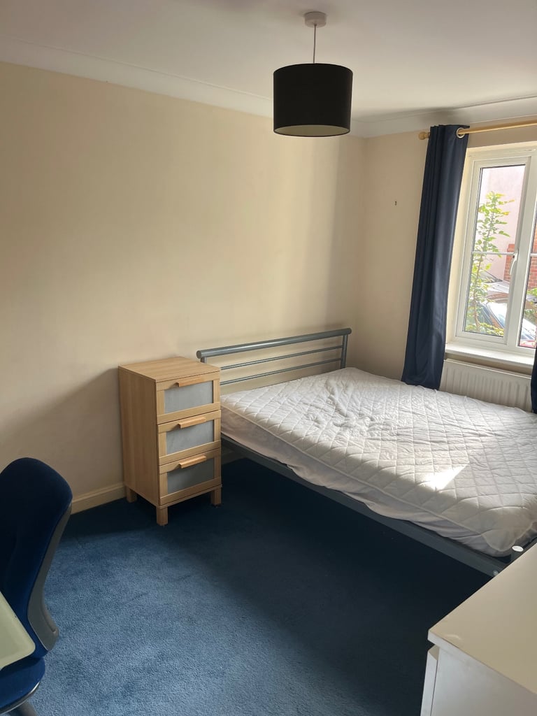 Room available to rent ~ Female only occupants