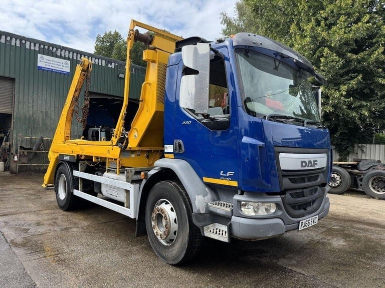 2017 DAF LF-220 SKIP LOADER