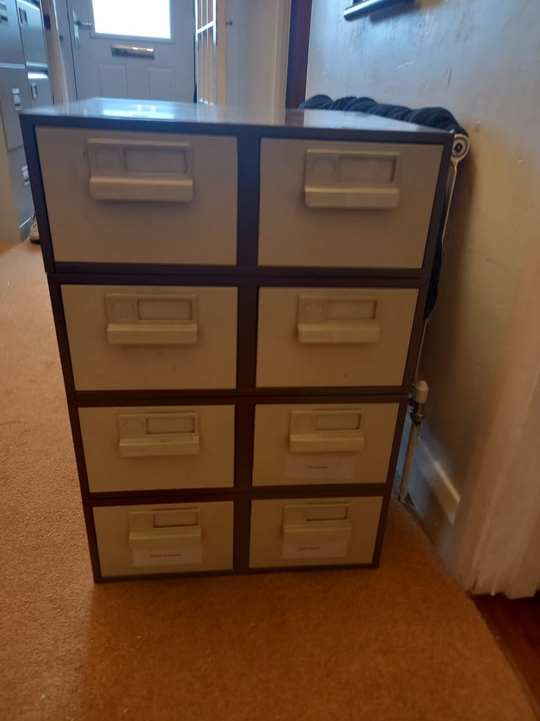 4 units metal cabinet