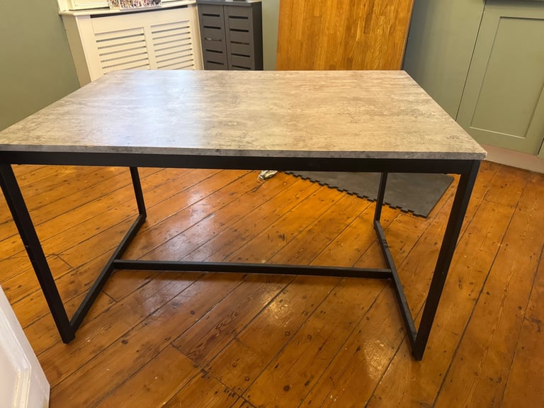 4 x dining room chairs for £30 plus optional free table