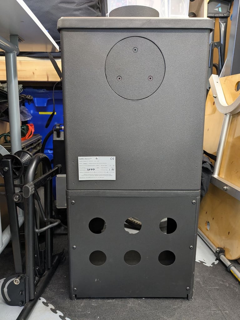 Saltfire Stoves, Peanut 5, Tall. 5.0kw wood stove, excellent condition!