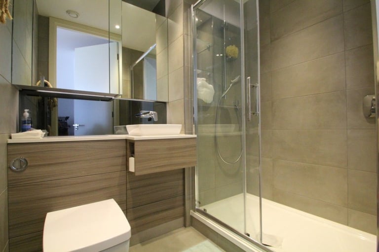 Chain Free! Hane Estate Agents offer a modern 2 bedroom 1st floor flat with a private balcony