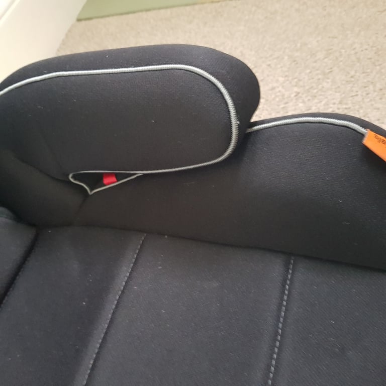 Halfords Essential Booster Car Seat Suitable 4 years-12 years  approx