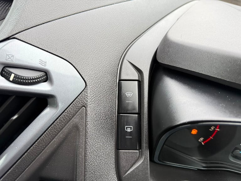 2014 Ford Tourneo Custom 2.2 300 TDCi Limited Minibus Double Cab 5dr Diesel Manual L1 Euro 5 (s/s...