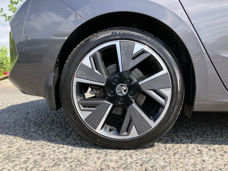 2024 Vauxhall Astra 115kW Ultimate 54kWh 5dr Auto Hatchback Electric Automatic