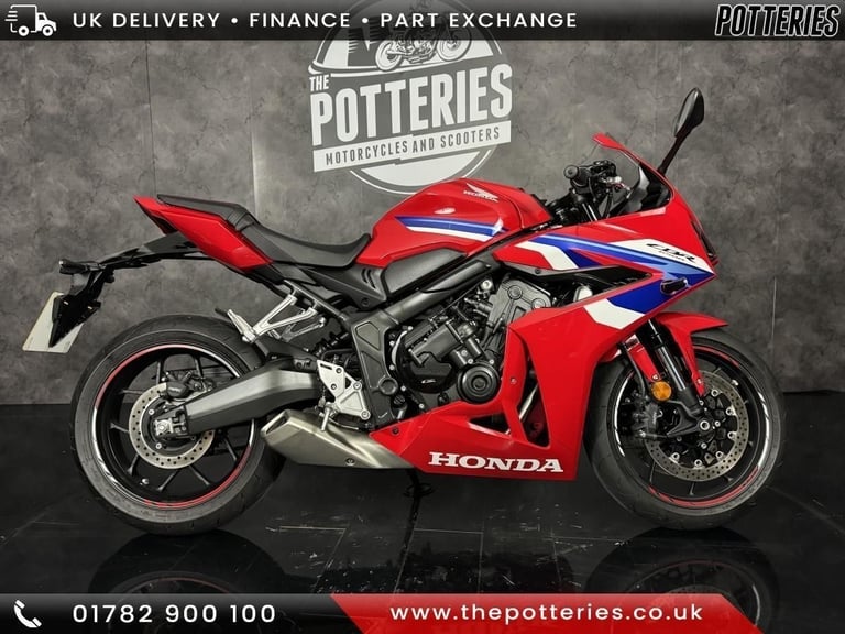 Honda CBR 650R E-Clutch 2025 with 900 miles!