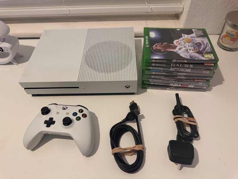 Xbox one slim bundle £85