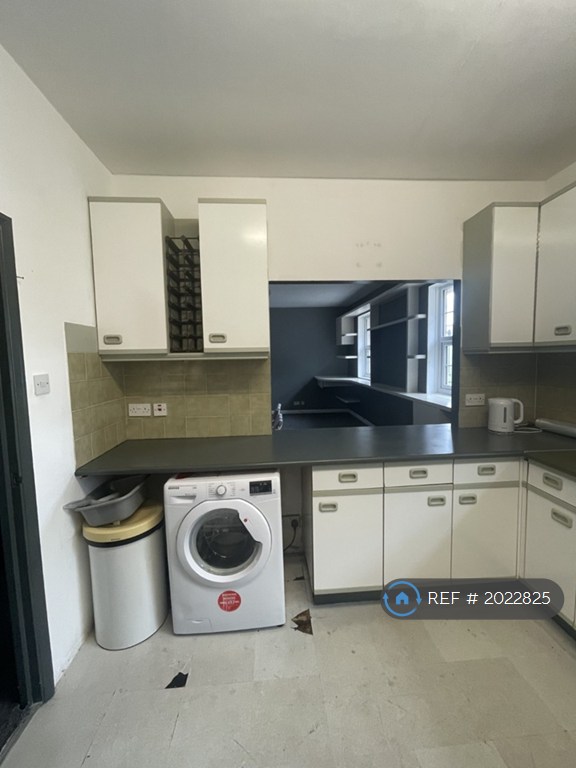 2 bedroom flat in Mews, South Darenth, DA4 (2 bed) (#2022825)
