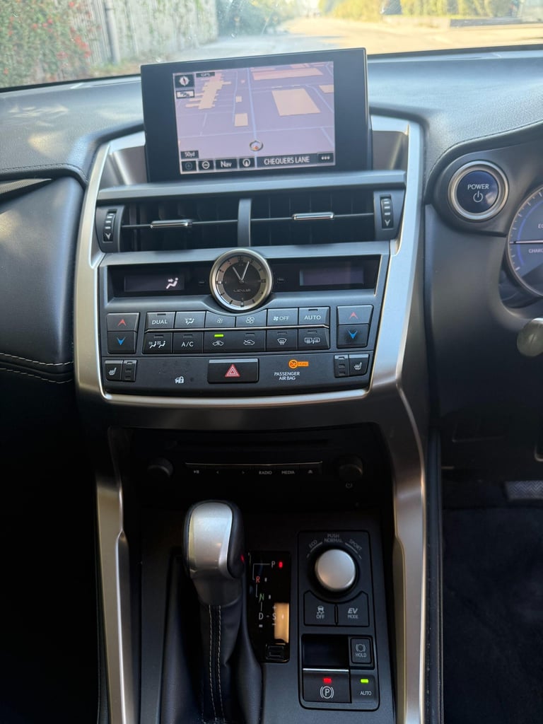 2015 Lexus NX 2.5 300h Luxury SUV 5dr Petrol Hybrid E-CVT 4WD Euro 6 (s/s) (197 ps) ESTATE Petrol...