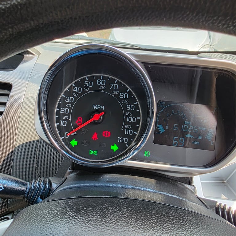 CHEVROLET SPARK 1.2 PETROL 80 BHP  LOW MILES ONLY 61K YEAR 2013 £35 ROAD TAX 12 MONTHS MOT HPI CLEAR