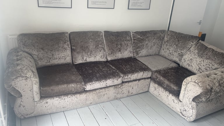 Crushed Velvet Chesterfield Corner Sofa