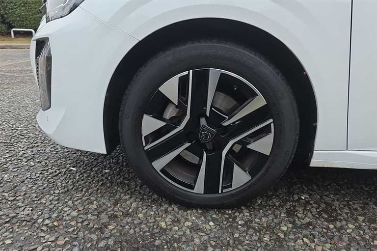 2024 Peugeot 208 1.2 PureTech 100 Allure 5dr HATCHBACK PETROL Manual