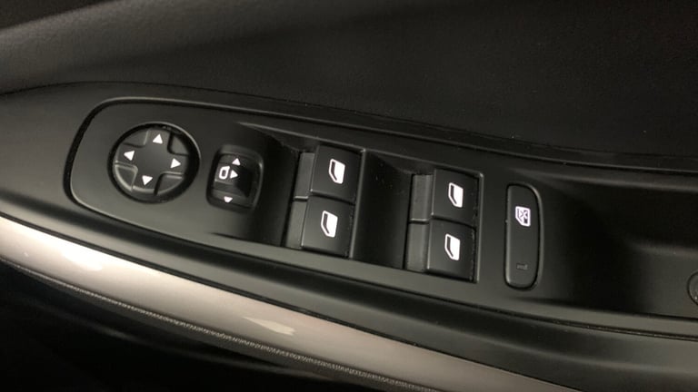 2022 Vauxhall Grandland 1.2 Turbo Elite SUV 5dr Petrol Manual Euro 6 (s/s) (130 ps) SUV Petrol Ma...