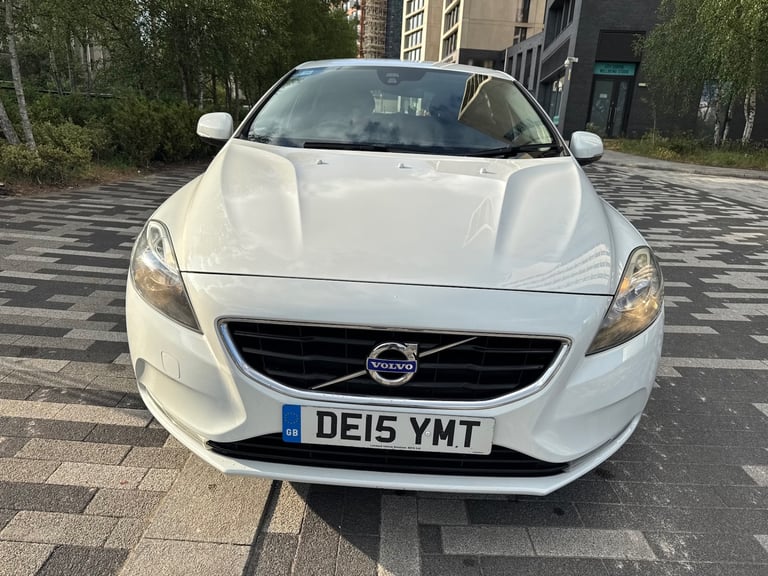 2015 VOLVO V40 SE 1.6 D2 DIESEL 6 SPEED MANUAL WHITE 5dr HATCHBACK 