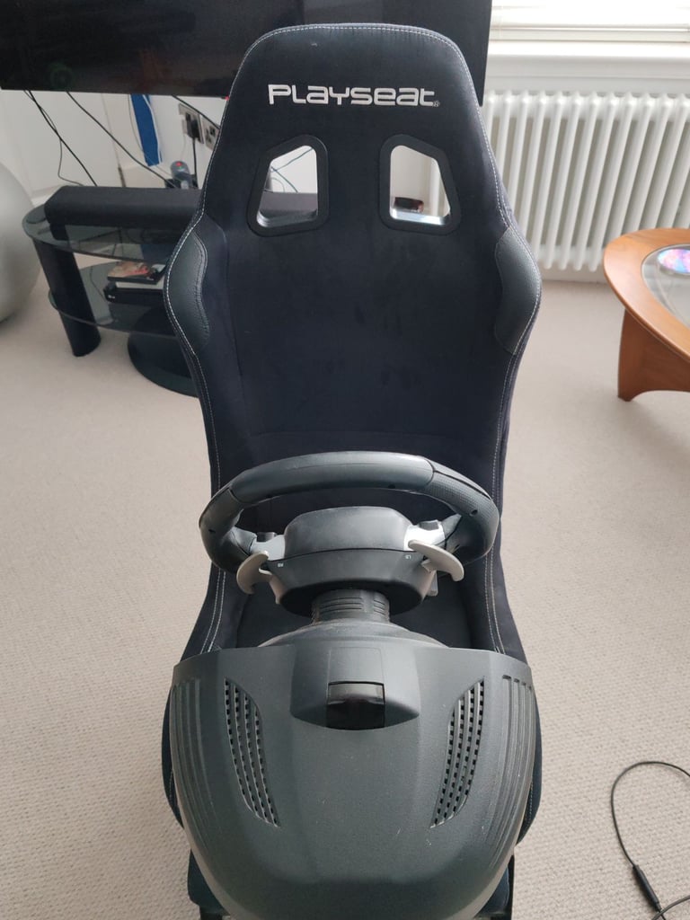 Thrustmaster TX Racing Wheel/Pedals set with PlaySeat gaming chair