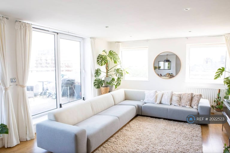 2 bedroom flat in Wards Wharf Approach, London, E16 (2 bed) (#2022523)